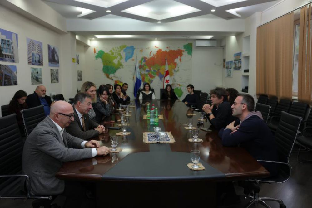 თბილისის სახელმწიფო სამედიცინო უნივერსიტეტის სტუდენტებმა თამაზ ბექაიას საგანმანათლებლო ფონდის სტიპენდიები და პრემია მიიღეს