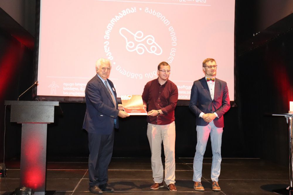 Tbilisi State Medical University Student Self Government was awarded with a certificate of appreciation for its contribution to the development of regular blood donation and safety