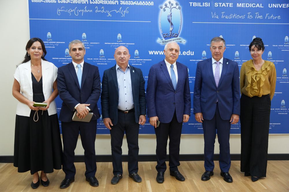 თბილისის სახელმწიფო სამედიცინო უნივერსიტეტს საქართველოში სომხეთის რესპუბლიკის ელჩი ესტუმრა 