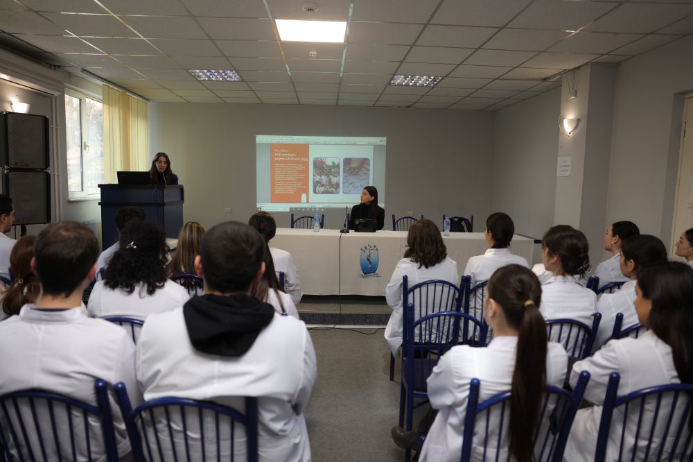 თსსუ-ში მოხალისეობის საერთაშორისო დღესთან დაკავშირებით სიცოცხლის გადარჩენის ბაზისური ალგორითმის (BLS) პრაქტიკული კურსი გაიმართა