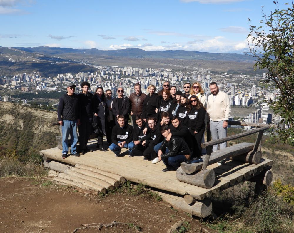 თსსუ-ის სტუდენტებმა, ადმინისტრაციამ და აკადემიურმა პერსონალმა მთაწმინდის ფერდობის გამწვანების აქციაში მიიღეს მონაწილეობა