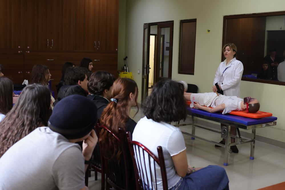 ახალი შეხვედრა, ახალი შთაბეჭდილებები - პროექტის „თსსუ-ის ელჩები“ ფარგლებში თსსუ-მ ქართველ იუნკერთა სახელობის ქ.თბილისის 52-ე საჯარო სკოლის IX, X და XI კლასის მოსწავლეებს უმასპინძლა