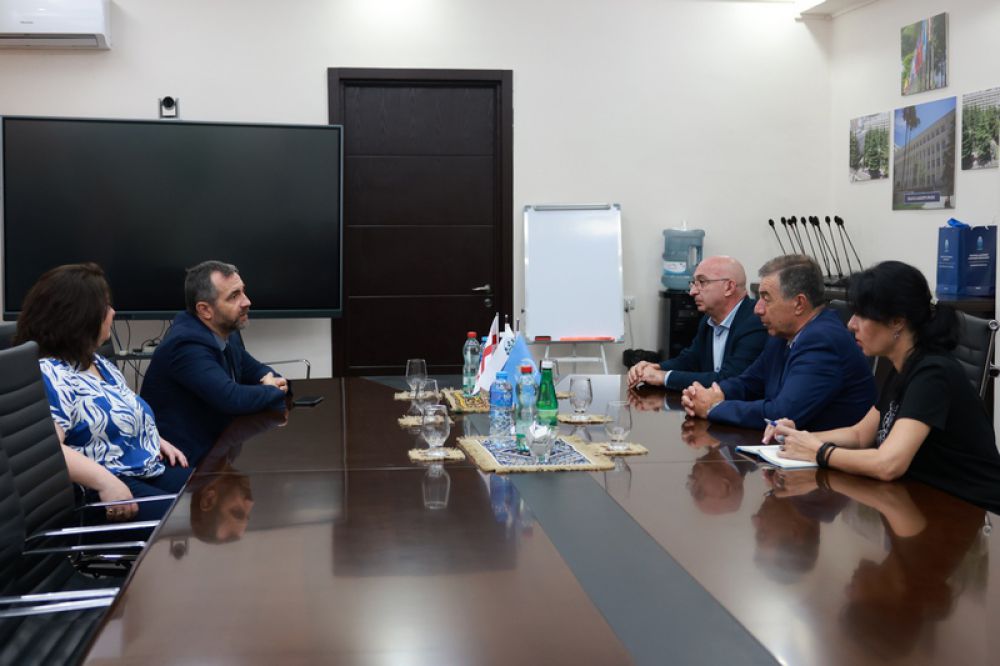 მსოფლიო ჯანდაცვის ორგანიზაციის წარმომადგენელი საქართველოში სილვიუ დომენტე თბილისის სახელმწიფო სამედიცინო უნივერსიტეტს ეწვია